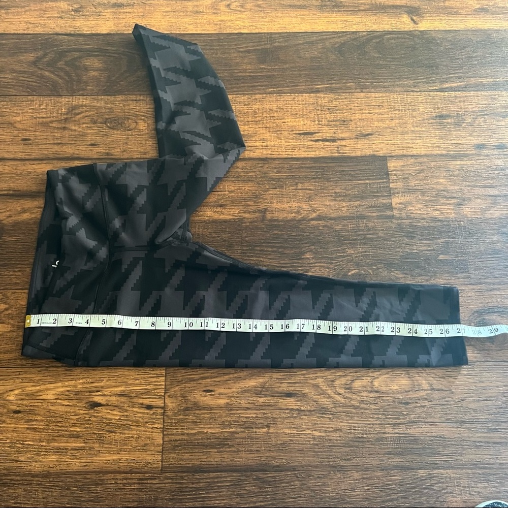 Alo Crop Leggings SZ S - Picture 6 of 7